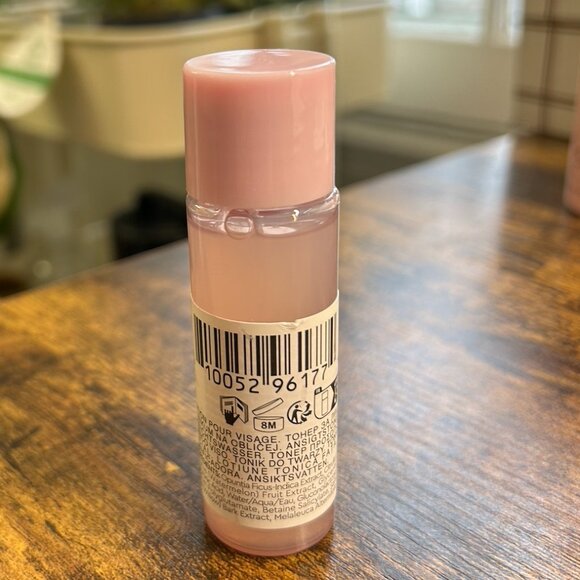 Glow Recipe Watermelon Glow PHA + BHA Pore Tight Toner 25ml Trial Size - Picture 2 of 4